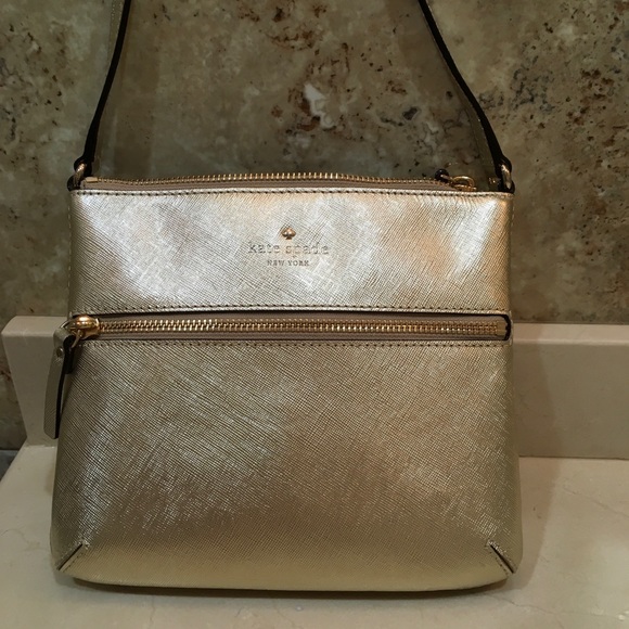 kate spade Handbags - Kate Spade Crossbody